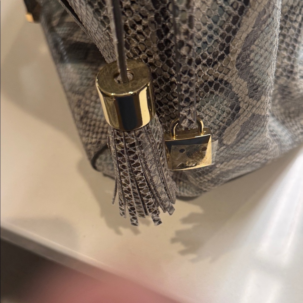 G.I.L.I. Blue Gray Snakeskin Large Tote Never Used - Picture 3 of 8